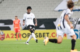 Gil na derrota para o Atltico Mineiro, na Neo Qumica Arena, pelo Brasileiro