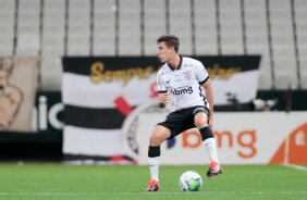 Lucas Piton na derrota para o Atltico Mineiro, na Neo Qumica Arena, pelo Brasileiro