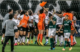 Elenco do Corinthians feminino se classificou para a final do Brasileiro
