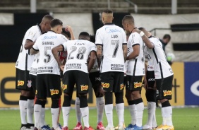 Elenco do Corinthians reunido para o incio do jogo contra o Grmio