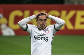 Lateral Fagner perdeu um gol contra o Grêmio, pelo Brasileirão