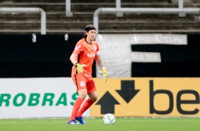 Cássio em ação no jogo contra o Grêmio pelo campeonato brasileiro