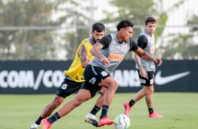 derson e Camacho no primeiro treino do Corinthians aps empate contra o Grmio