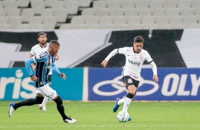 Fagner em ao no jogo contra o Grmio pelo campeonato brasileiro