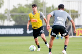Garoto Araos no primeiro treino do Corinthians aps empate contra o Grmio