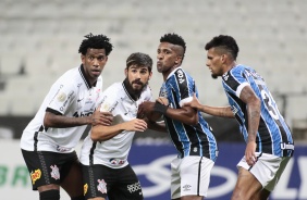 Gil em ao no jogo contra o Grmio pelo campeonato brasileiro