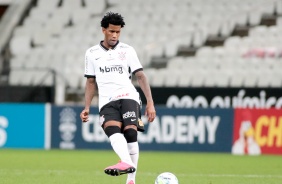 Gil em ação no jogo contra o Grêmio pelo campeonato brasileiro