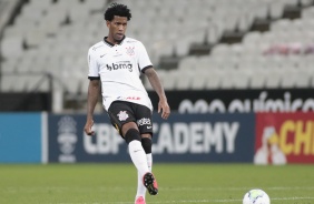 Gil em ação no jogo contra o Grêmio pelo campeonato brasileiro