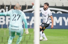 Jogadores em ao no jogo contra o Grmio pelo campeonato brasileiro