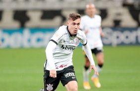 Jogadores em ação no jogo contra o Grêmio pelo campeonato brasileiro
