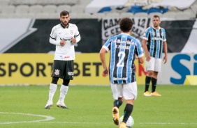 Jogadores em ao no jogo contra o Grmio pelo campeonato brasileiro