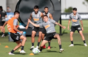 Jogadores no primeiro treino do Corinthians aps empate contra o Grmio