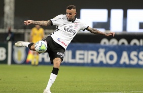 Luan em ao no jogo contra o Grmio pelo campeonato brasileiro