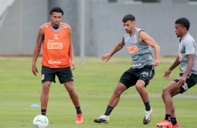 derson, Camacho e Lo no treino desta quinta-feira no CT Joaquim Grava