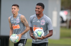 Lo Natel no treino desta quinta-feira no CT Joaquim Grava