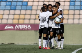 Elenco do Corinthians durante goleada sobre o Sport, pelo Campeonato Brasileiro Sub-20