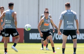 Araos durante treino deste sbado no CT Joaquim Grava