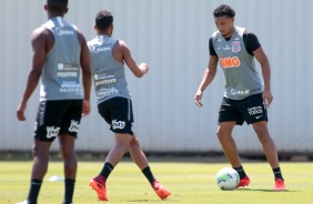 derson durante treino deste sbado no CT Joaquim Grava