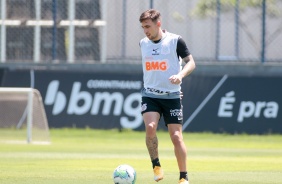 Gustavo Mosquito durante treino deste sbado no CT Joaquim Grava