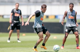 Gustavo Silva durante treino deste sbado no CT Joaquim Grava