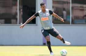 J durante treino deste sbado no CT Joaquim Grava