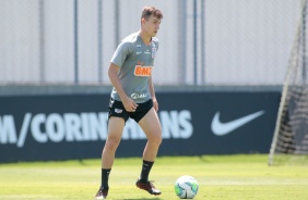 Lucas Piton durante treino deste sbado no CT Joaquim Grava