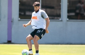 Mndez durante treino deste sbado no CT Joaquim Grava