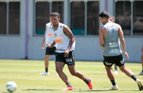 Natel durante treino deste sbado no CT Joaquim Grava