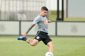 Fagner no último treino antes do jogo contra o São Paulo, pelo Brasileirão