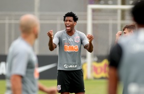 Gil no ltimo treino antes do jogo contra o So Paulo, pelo Brasileiro