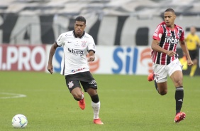 Lo Natel no duelo contra o So Paulo, pelo Brasileiro, na Neo Qumica Arena