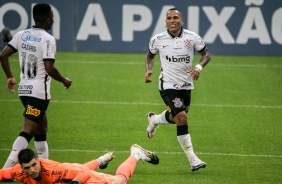 Otero anotou o gol do Corinthians contra o So Paulo, pelo Brasileiro, na Neo Qumica Arena