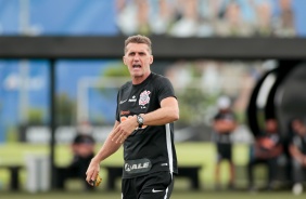 Tcnico Mancini no ltimo treino antes do jogo contra o So Paulo, pelo Brasileiro