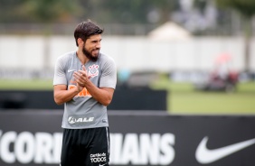 Bruno Mndez durante treino desta quinta-feira no CT Joaquim Grava