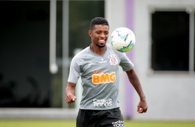 Cafu durante treino desta quinta-feira no CT Joaquim Grava