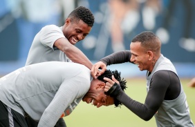 Cafu, Otero e Gil durante treino desta quinta-feira no CT Joaquim Grava