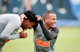 Gil e Otero durante treino desta quinta-feira no CT Joaquim Grava