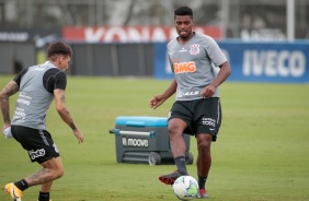 Gustavo e Cafu durante treino desta quinta-feira no CT Joaquim Grava