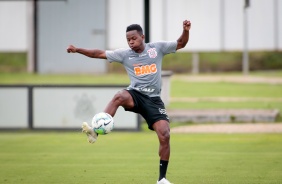 Juani Cazares durante treino desta quinta-feira no CT Joaquim Grava