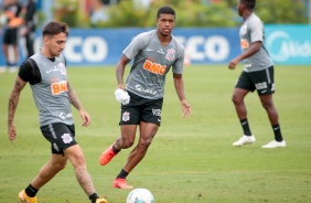 Lo durante treino desta quinta-feira no CT Joaquim Grava