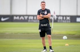 Tcnico Mancini durante treino desta quinta-feira no CT Joaquim Grava