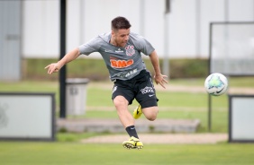 Volante Ramiro durante treino desta quinta-feira no CT Joaquim Grava