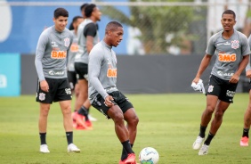 Xavier durante treino desta quinta-feira no CT Joaquim Grava