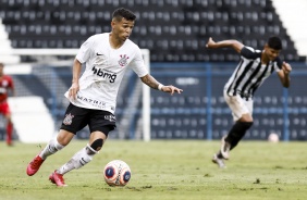 Adson durante duelo contra o Santos, pelo Campeonato Paulista Sub-20