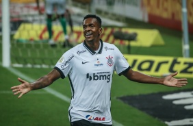 J comemorando seu gol contra o gois, pelo Campeonato Brasileiro, na Neo Qumica Arena