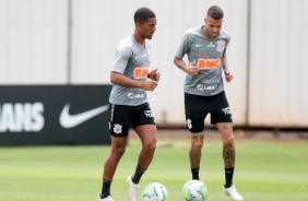 Dav e Luan durante treino desta quarta-feira no CT Joaquim Grava