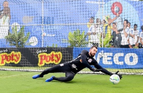 Goleiro Walter durante treino desta quarta-feira no CT Dr Joaquim Grava