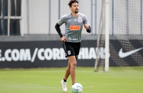 Léo Santos durante treino desta quarta-feira no CT Joaquim Grava