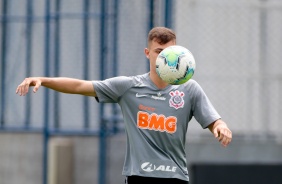 Lucas Piton durante treino desta quarta-feira no CT Joaquim Grava