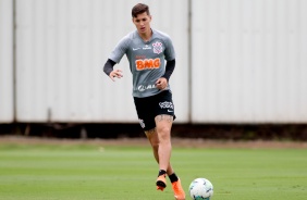 Vital durante treino desta quarta-feira no CT Joaquim Grava